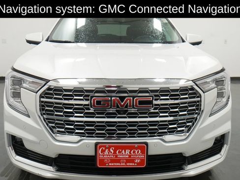 Used 2024 GMC Terrain Denali w/ Denali Premium Package AWD/4WD image 2