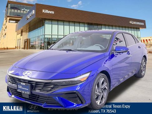 Used 2025 Hyundai Elantra SEL FWD image 4