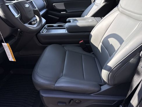 New 2026 Ford Expedition Active AWD/4WD image 9