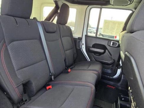 Used 2018 Jeep Wrangler Unlimited Rubicon w/ Steel Bumper Group image 10