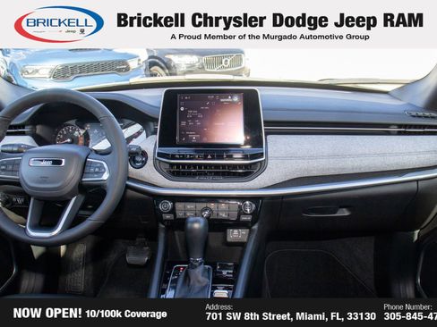 Used 2025 Jeep Compass Latitude image 8