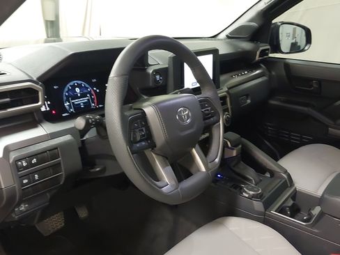 Used 2025 Toyota Tacoma SR5 AWD/4WD image 18