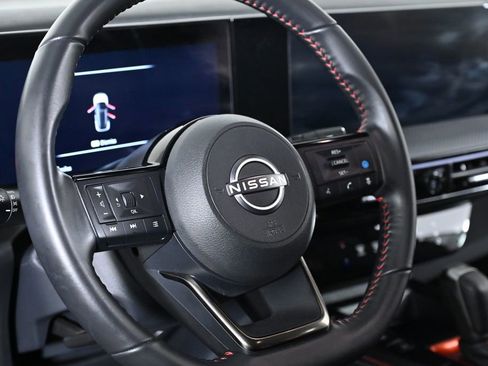 Used 2025 Nissan Kicks SR image 13