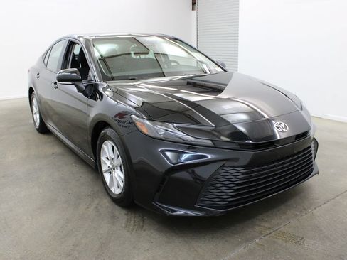 Used 2025 Toyota Camry LE FWD image 6
