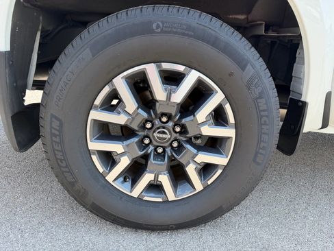Used 2024 Nissan Frontier SL w/ Technology Package RWD image 28