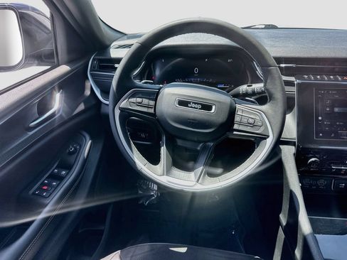 Used 2023 Jeep Grand Cherokee L Laredo RWD image 21