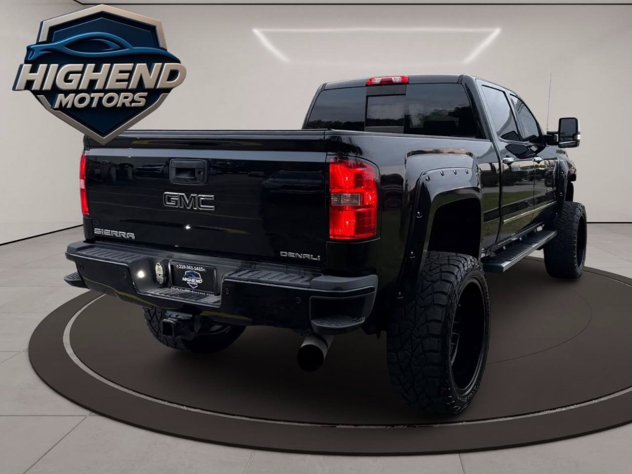 Used 2018 GMC Sierra 2500 Denali w/ Suspension Package, Off-Road AWD/4WD image 5