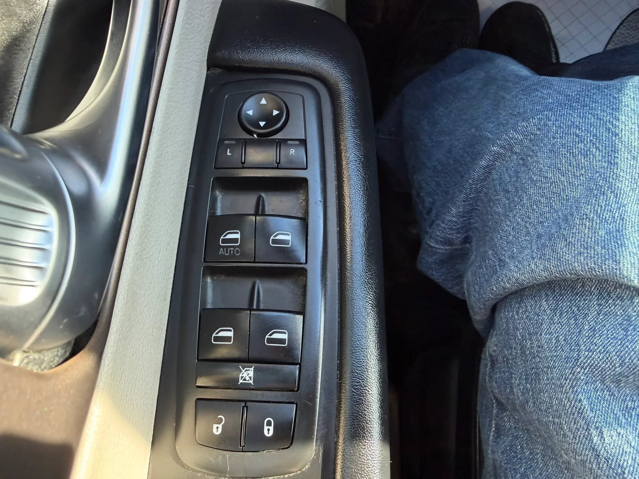 Used 2019 Chrysler Pacifica Touring-L FWD image 14