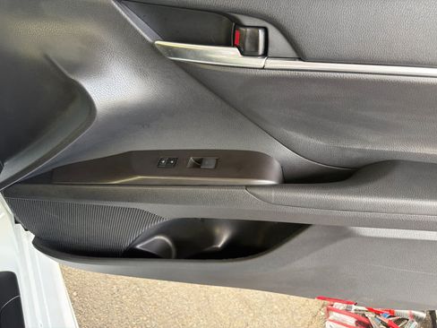 Used 2024 Toyota Camry SE FWD image 17