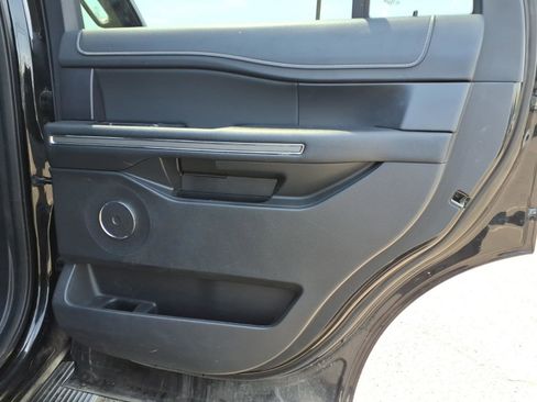 Used 2024 Ford Expedition XLT image 16