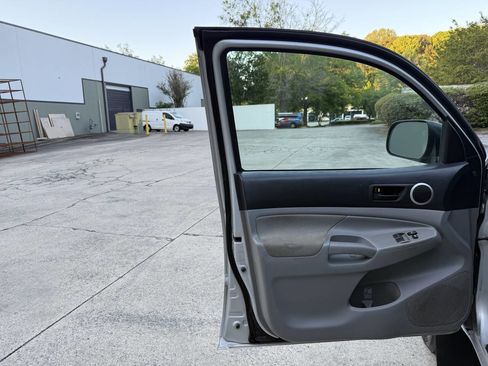 Used 2010 Toyota Tacoma 4x4 Access Cab image 28