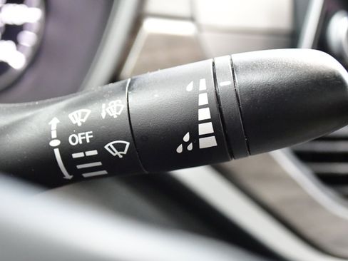 Used 2025 Nissan Altima 2.5 SV FWD image 19