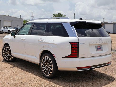 New 2026 Hyundai Palisade Calligraphy FWD image 2