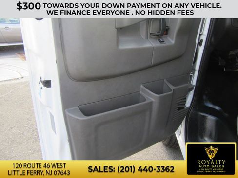 Used 2017 Chevrolet Express 2500 image 35