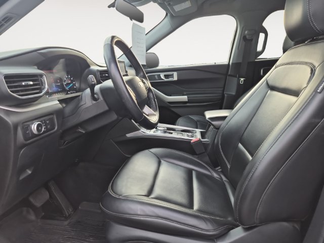 Used 2022 Ford Explorer XLT w/ Equipment Group 202A AWD/4WD image 11