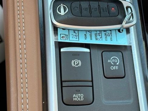 Used 2023 Nissan Pathfinder Platinum image 29