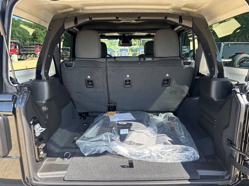 New 2026 Jeep Wrangler Unlimited Sport AWD/4WD image 21