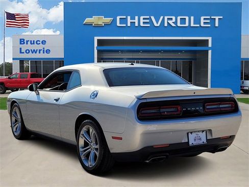 Used 2022 Dodge Challenger R/T image 4