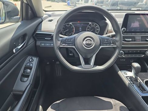 Certified 2024 Nissan Altima 2.5 SV FWD image 13