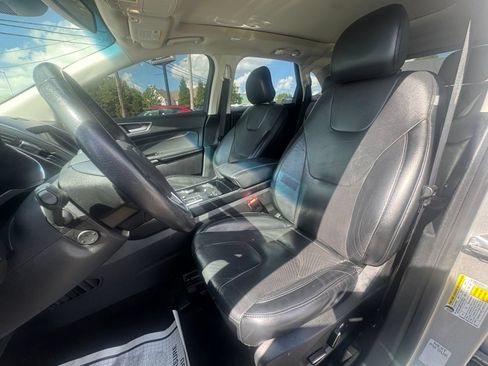 Used 2019 Ford Edge Titanium w/ Equipment Group 301A FWD image 14