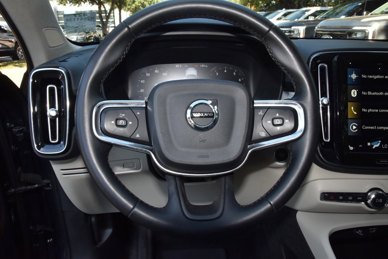 Used 2022 Volvo XC40 T5 Momentum AWD/4WD image 21