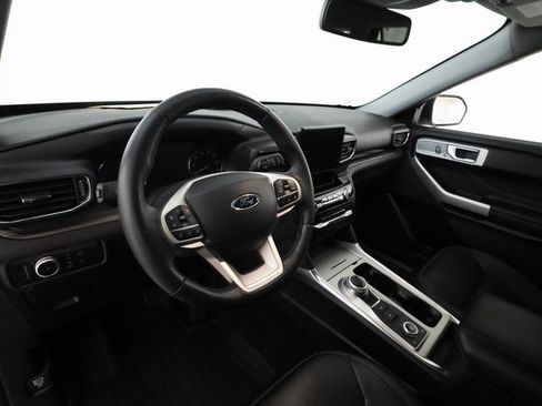 Used 2022 Ford Explorer Limited w/ Equipment Group 301A image 11