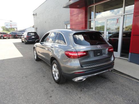 Used 2018 Mercedes-Benz GLC 300 4MATIC w/ Premium Package image 3