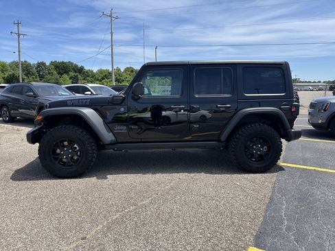 Used 2025 Jeep Wrangler Unlimited Sport S 4xe AWD/4WD image 2