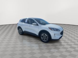 Used 2022 Ford Escape SEL video 2
