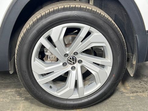 Used 2022 Volkswagen Atlas SE image 44