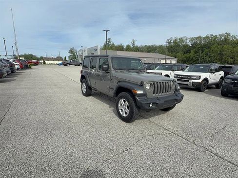 Used 2022 Jeep Wrangler Unlimited Sport AWD/4WD image 10