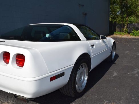 Used 1992 Chevrolet Corvette Coupe image 24