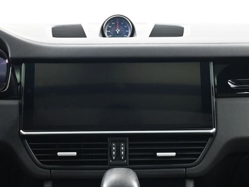 Used 2021 Porsche Cayenne S image 11