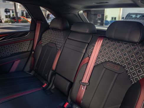 Used 2023 Bentley Bentayga Speed image 17