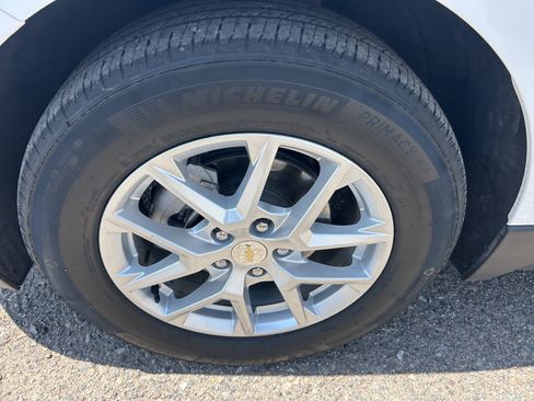 Used 2024 Chevrolet Equinox LT w/ LPO, Floor Liner Package FWD image 12