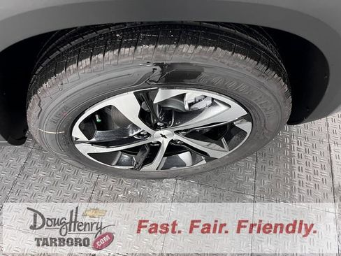 New 2026 Chevrolet Trax RS w/ Sunroof Package image 18