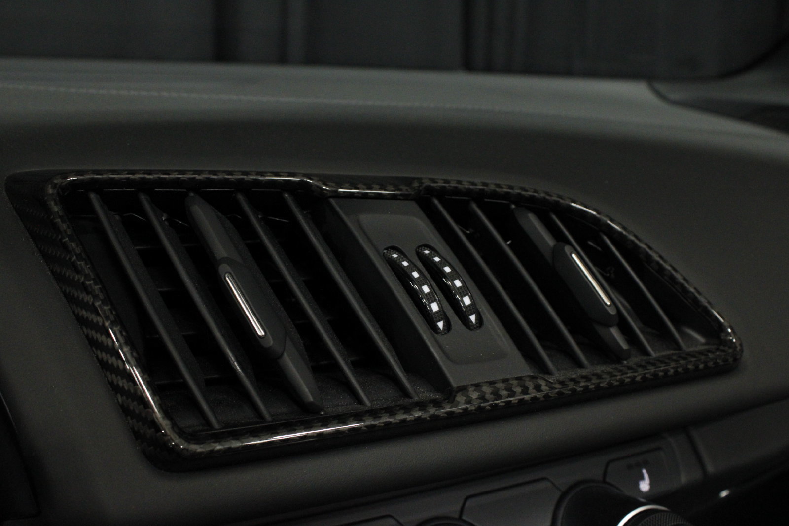 Used 2022 Audi R8 V10 performance RWD image 38