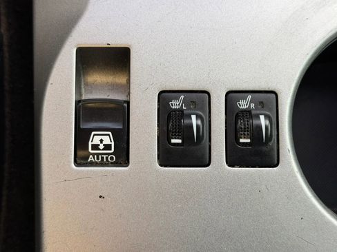 Used 2011 Toyota 4Runner SR5 w/ Premium Pkg w/Leather AWD/4WD image 19