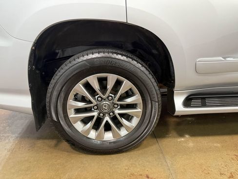 Used 2017 Lexus GX 460 Luxury AWD/4WD image 91
