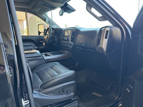 Used 2017 GMC Sierra 2500 Denali w/ Duramax Plus Package AWD/4WD image 34