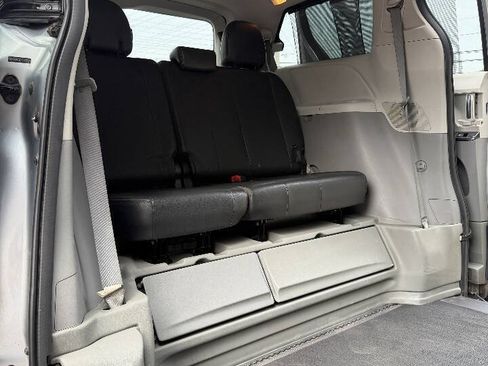 Used 2014 Toyota Sienna SE FWD image 19