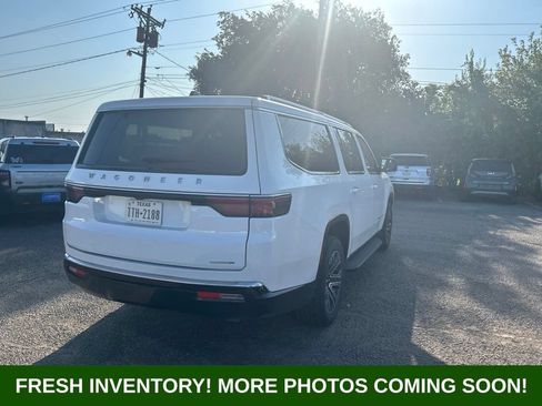 Used 2024 Jeep Wagoneer L Series II RWD image 3