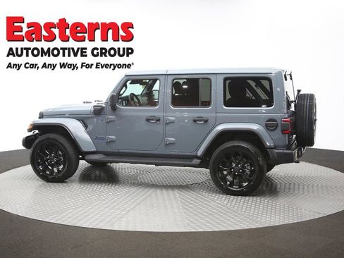 Used 2025 Jeep Wrangler Unlimited Sahara AWD/4WD image 61