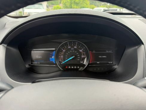 Used 2017 Ford Explorer XLT w/ Equipment Group 201A FWD image 11