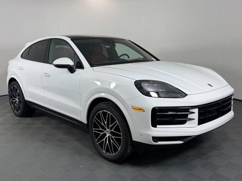 Certified 2026 Porsche Cayenne Coupe AWD/4WD image 9