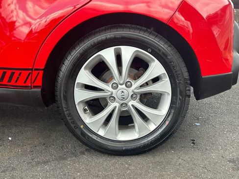 Used 2015 Kia Soul + w/ Primo Package image 28