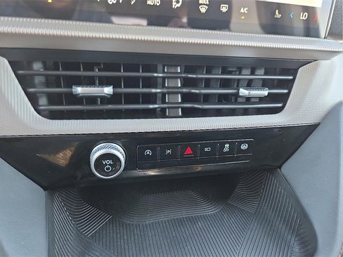 New 2025 Ford Explorer Active image 14