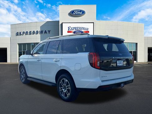 New 2025 Ford Expedition Active image 8