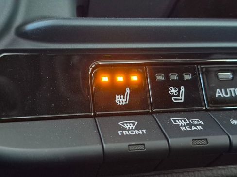 Used 2025 Toyota Crown Platinum image 27