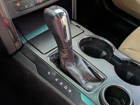 Used 2017 Ford Explorer FWD image 12